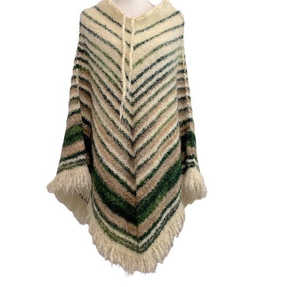 BREATHTAKING - EXTRAORDINARY DUAL FUNCTION PONCHO / SKIRT. 100% WOOL -HANDMADE - Picture 4 of 11
